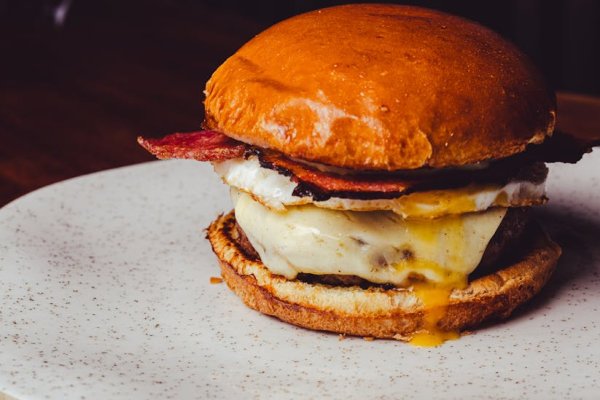 Bacon & Egg Burger